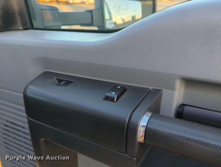 image for item KW9052 2016 Ford F550  bucket truck