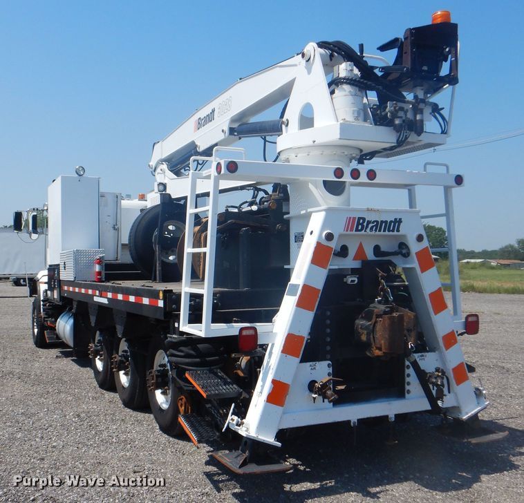 image for item KW9066 2006 Peterbilt 357  tri-drive crane truck