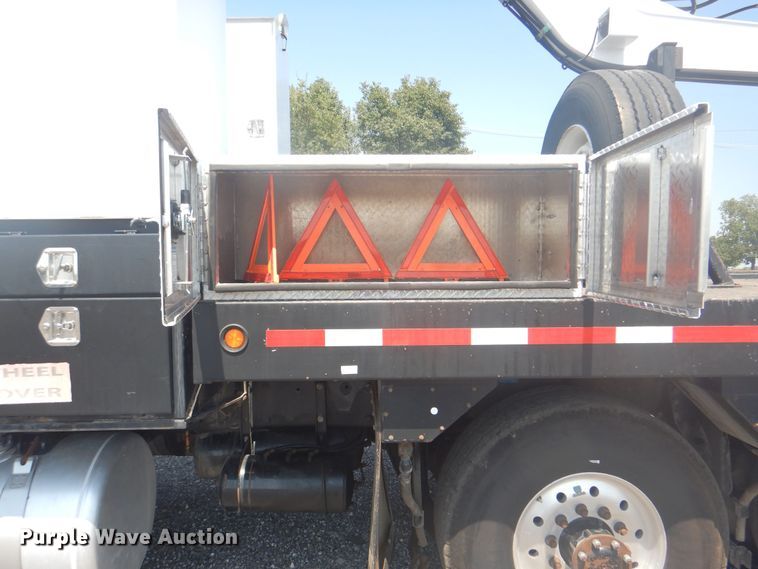 image for item KW9066 2006 Peterbilt 357  tri-drive crane truck