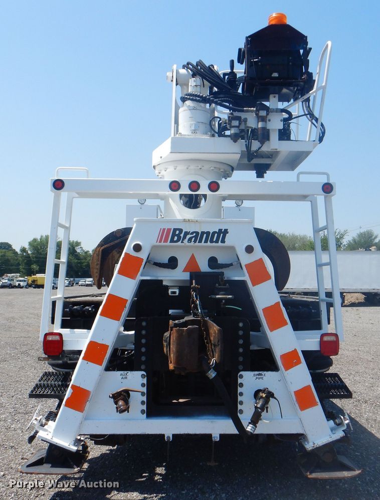 image for item KW9066 2006 Peterbilt 357  tri-drive crane truck