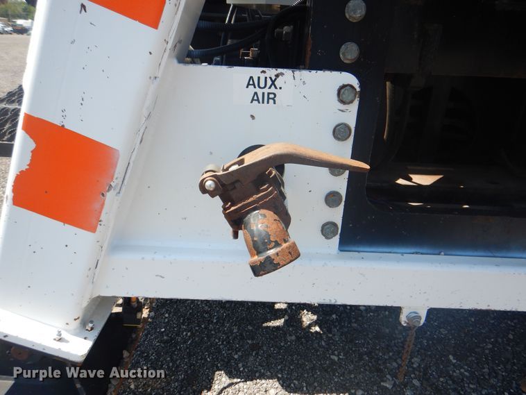 image for item KW9066 2006 Peterbilt 357  tri-drive crane truck