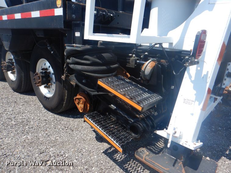 image for item KW9066 2006 Peterbilt 357  tri-drive crane truck