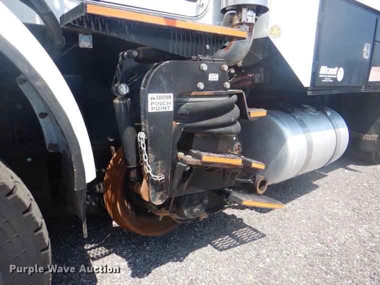 image for item KW9066 2006 Peterbilt 357  tri-drive crane truck