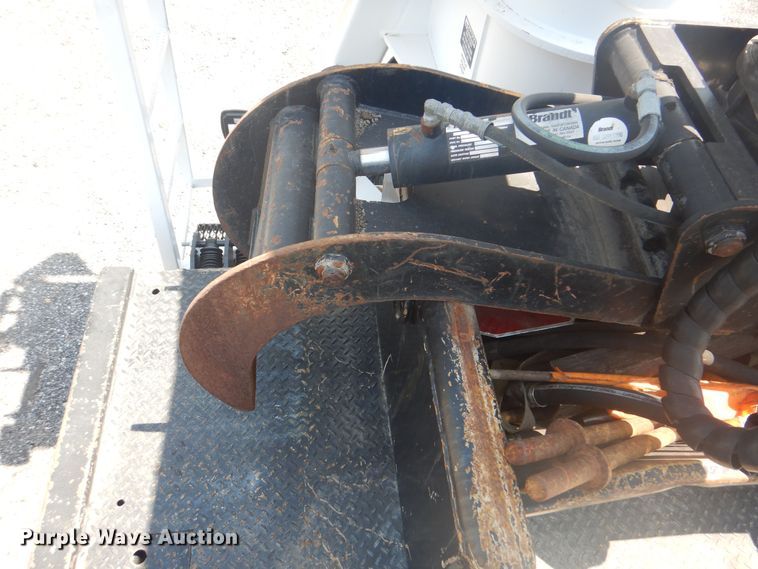 image for item KW9066 2006 Peterbilt 357  tri-drive crane truck