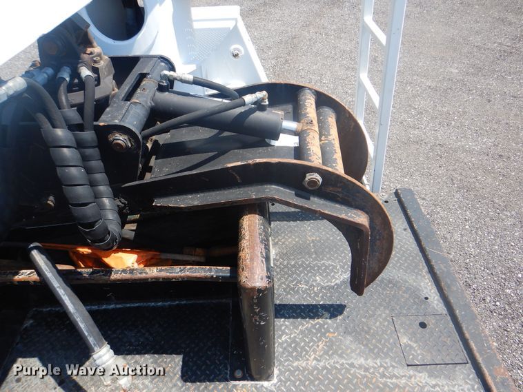 image for item KW9066 2006 Peterbilt 357  tri-drive crane truck