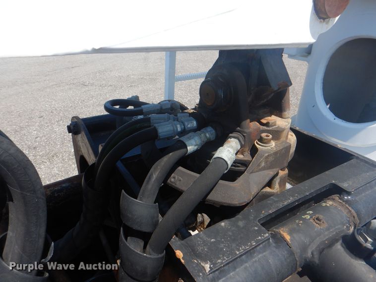 image for item KW9066 2006 Peterbilt 357  tri-drive crane truck