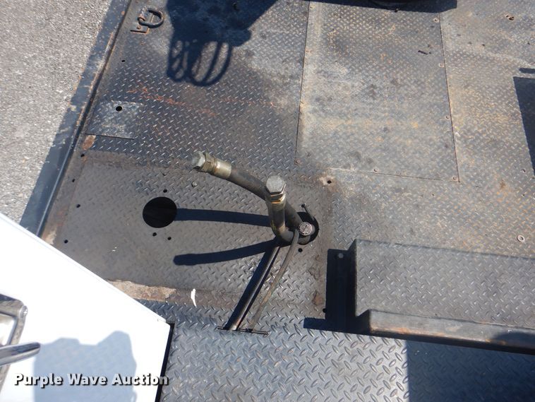 image for item KW9066 2006 Peterbilt 357  tri-drive crane truck