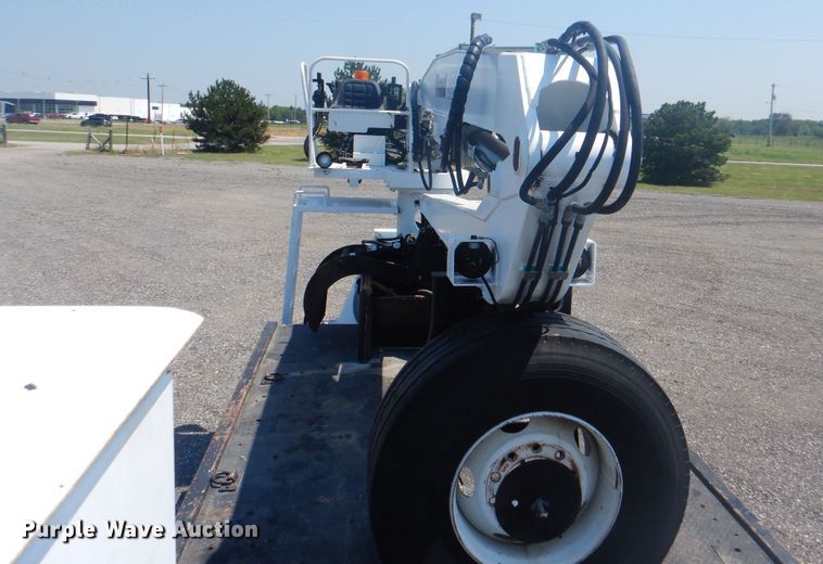 image for item KW9066 2006 Peterbilt 357  tri-drive crane truck