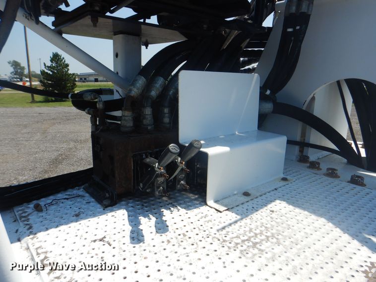 image for item KW9066 2006 Peterbilt 357  tri-drive crane truck