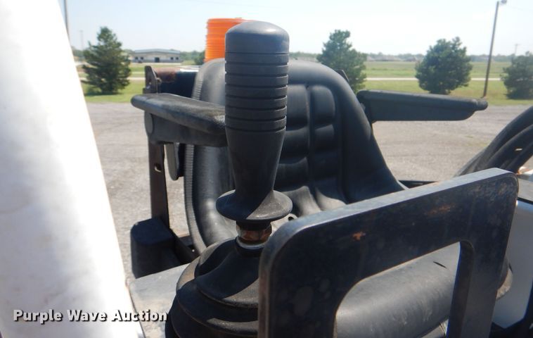 image for item KW9066 2006 Peterbilt 357  tri-drive crane truck