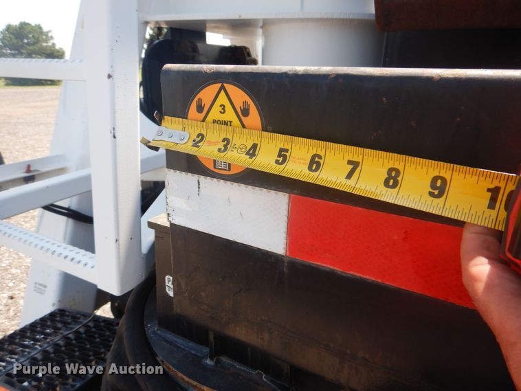 image for item KW9066 2006 Peterbilt 357  tri-drive crane truck