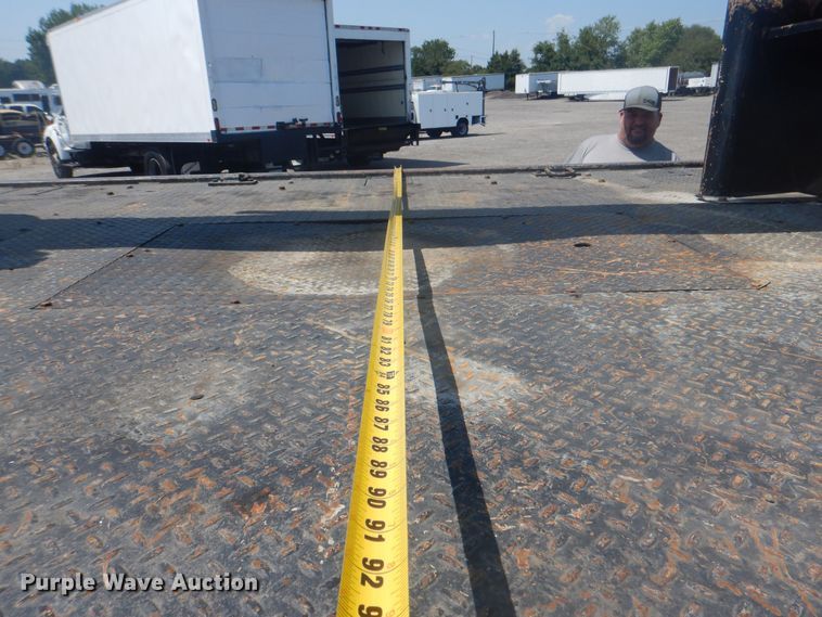 image for item KW9066 2006 Peterbilt 357  tri-drive crane truck