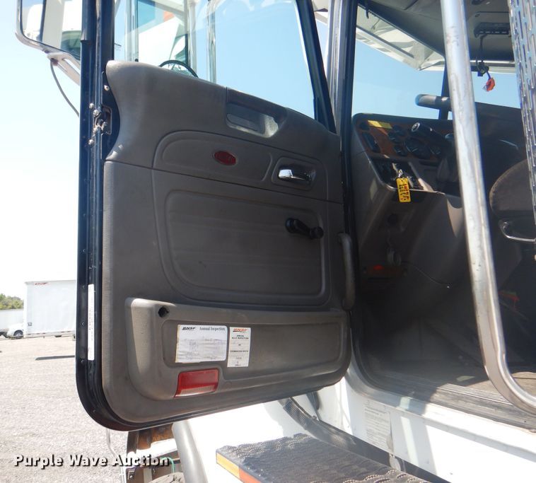 image for item KW9066 2006 Peterbilt 357  tri-drive crane truck