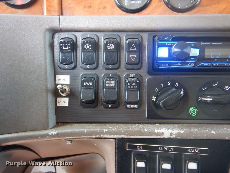 image for item KW9066 2006 Peterbilt 357  tri-drive crane truck