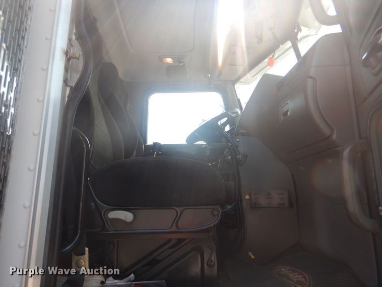 image for item KW9066 2006 Peterbilt 357  tri-drive crane truck