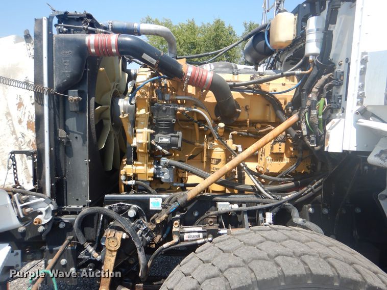 image for item KW9066 2006 Peterbilt 357  tri-drive crane truck