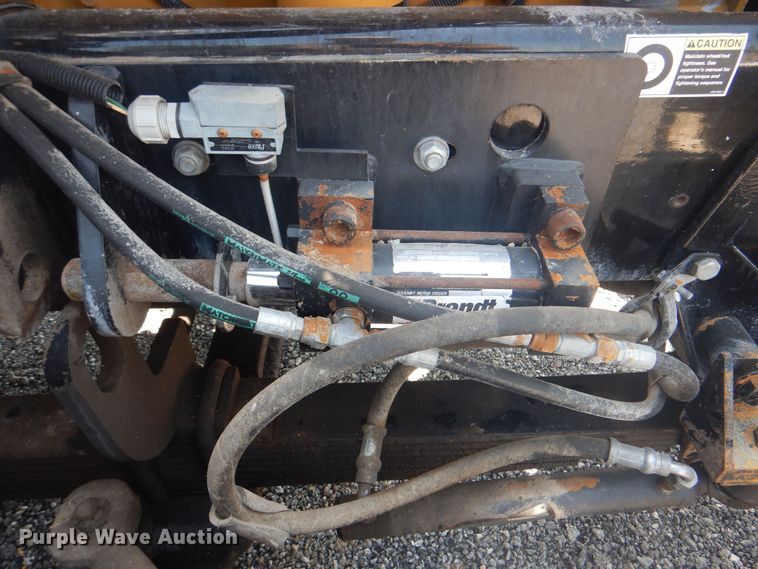 image for item KW9066 2006 Peterbilt 357  tri-drive crane truck