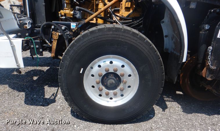 image for item KW9066 2006 Peterbilt 357  tri-drive crane truck