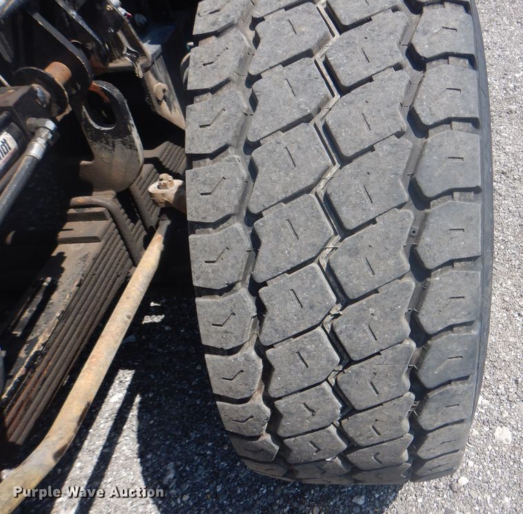 image for item KW9066 2006 Peterbilt 357  tri-drive crane truck