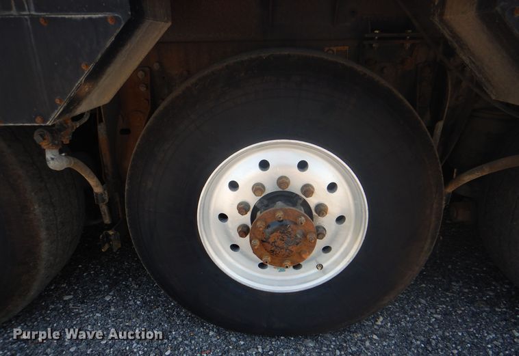 image for item KW9066 2006 Peterbilt 357  tri-drive crane truck