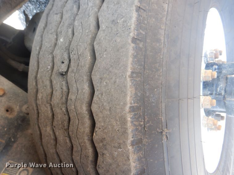 image for item KW9066 2006 Peterbilt 357  tri-drive crane truck