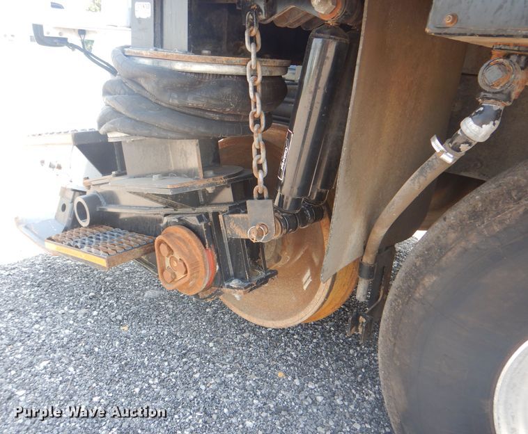 image for item KW9066 2006 Peterbilt 357  tri-drive crane truck