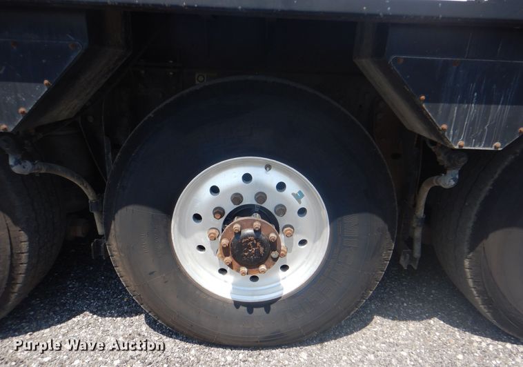 image for item KW9066 2006 Peterbilt 357  tri-drive crane truck