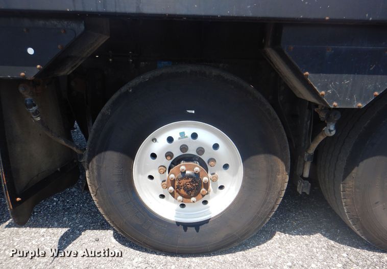 image for item KW9066 2006 Peterbilt 357  tri-drive crane truck