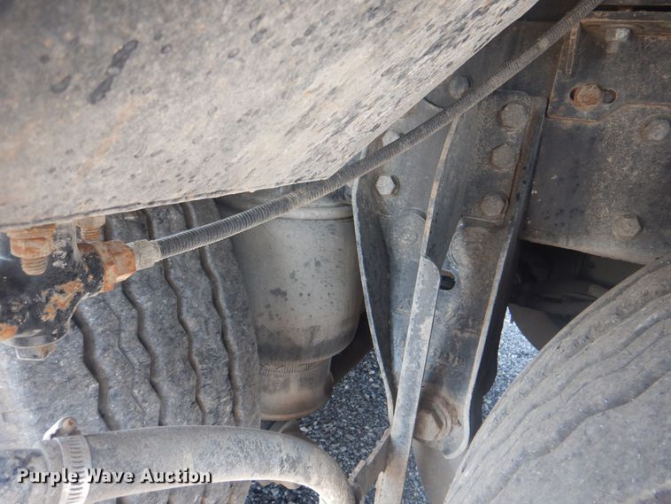 image for item KW9066 2006 Peterbilt 357  tri-drive crane truck