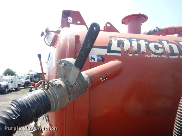 image for item KW9069 2011 Ditch Witch FX60  vacuum excavator