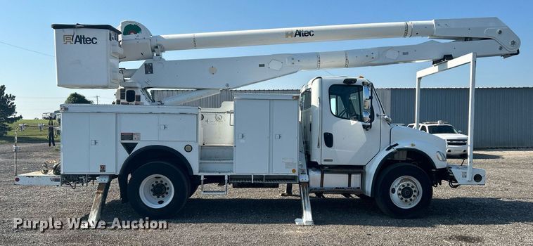 image for item KW9076 2006 Freightliner Business Class M2  bucket truck