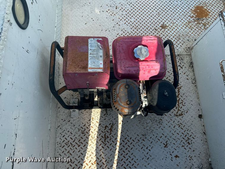 image for item KW9076 2006 Freightliner Business Class M2  bucket truck