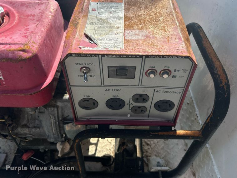 image for item KW9076 2006 Freightliner Business Class M2  bucket truck