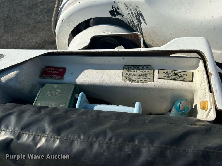 image for item KW9076 2006 Freightliner Business Class M2  bucket truck