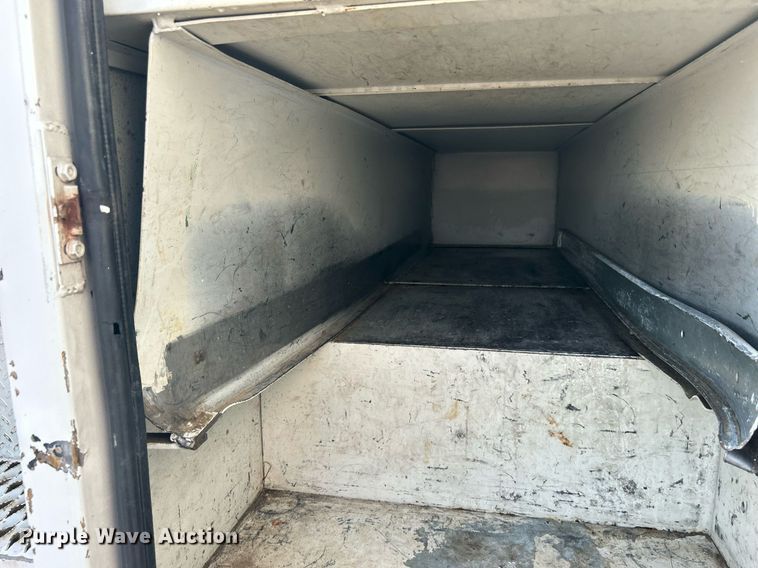 image for item KW9076 2006 Freightliner Business Class M2  bucket truck