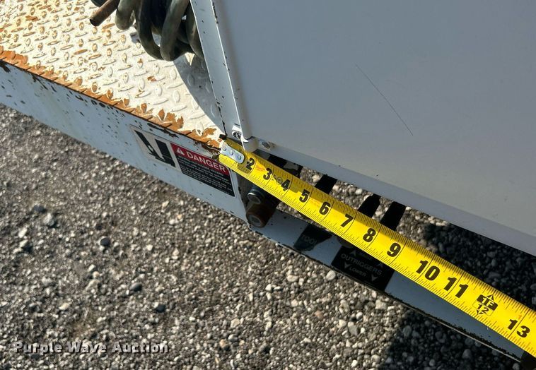 image for item KW9076 2006 Freightliner Business Class M2  bucket truck