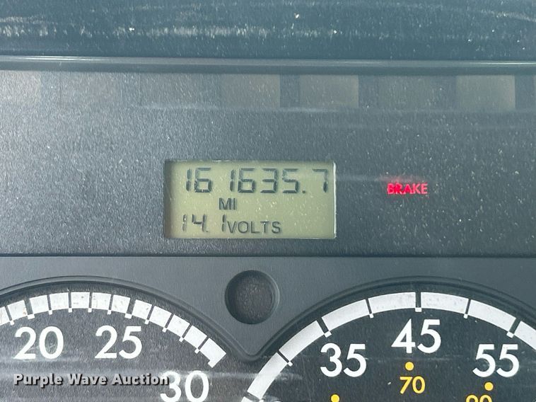 image for item KW9076 2006 Freightliner Business Class M2  bucket truck