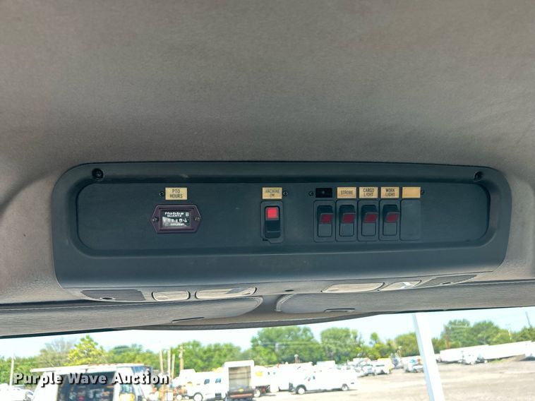 image for item KW9076 2006 Freightliner Business Class M2  bucket truck