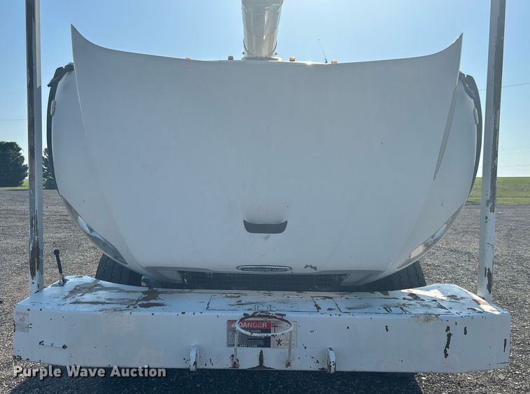 image for item KW9076 2006 Freightliner Business Class M2  bucket truck