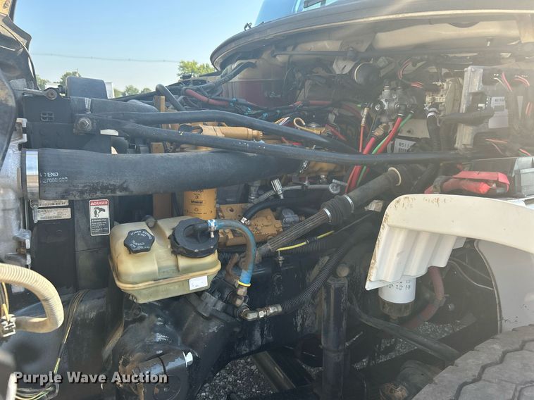 image for item KW9076 2006 Freightliner Business Class M2  bucket truck