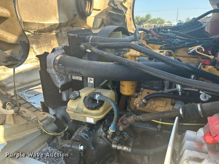 image for item KW9076 2006 Freightliner Business Class M2  bucket truck