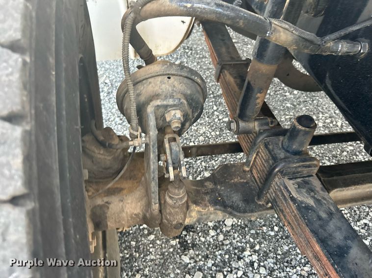 image for item KW9076 2006 Freightliner Business Class M2  bucket truck