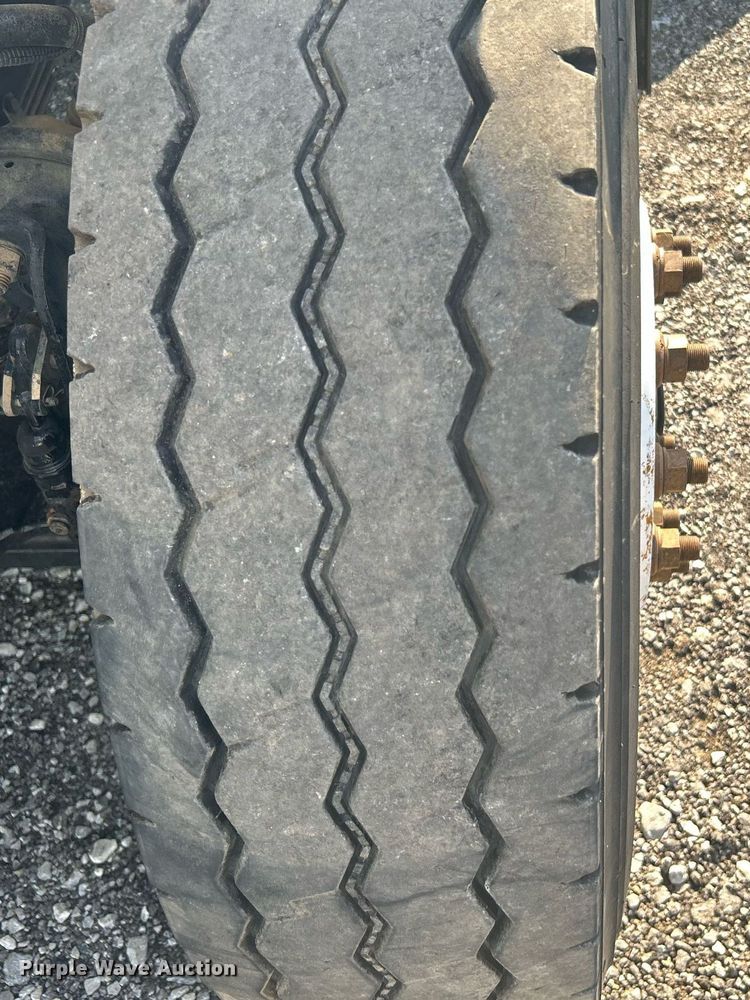 image for item KW9076 2006 Freightliner Business Class M2  bucket truck