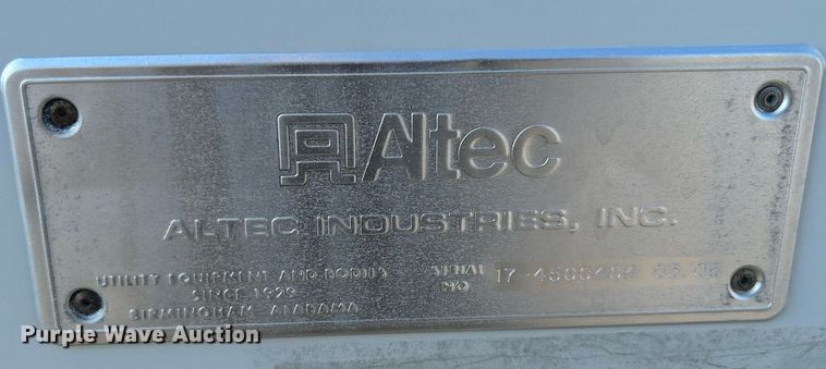 image for item KW9076 2006 Freightliner Business Class M2  bucket truck