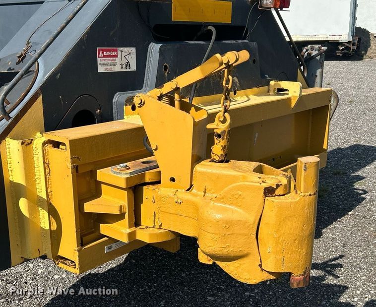 image for item KW9077 1995 Lorain LRT445  crane