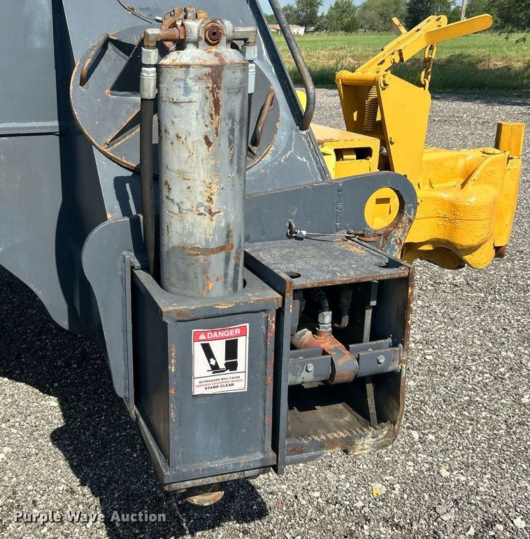 image for item KW9077 1995 Lorain LRT445  crane