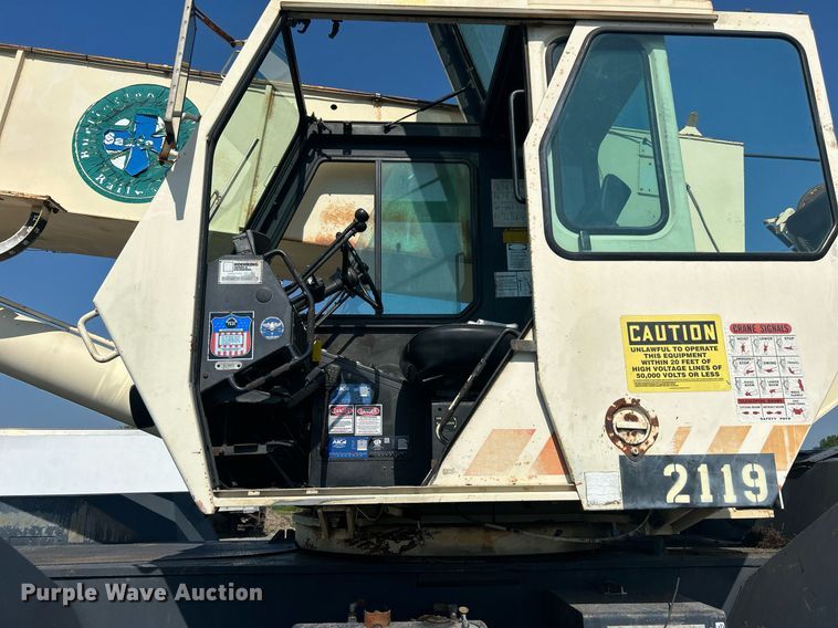 image for item KW9077 1995 Lorain LRT445  crane