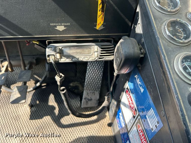 image for item KW9077 1995 Lorain LRT445  crane