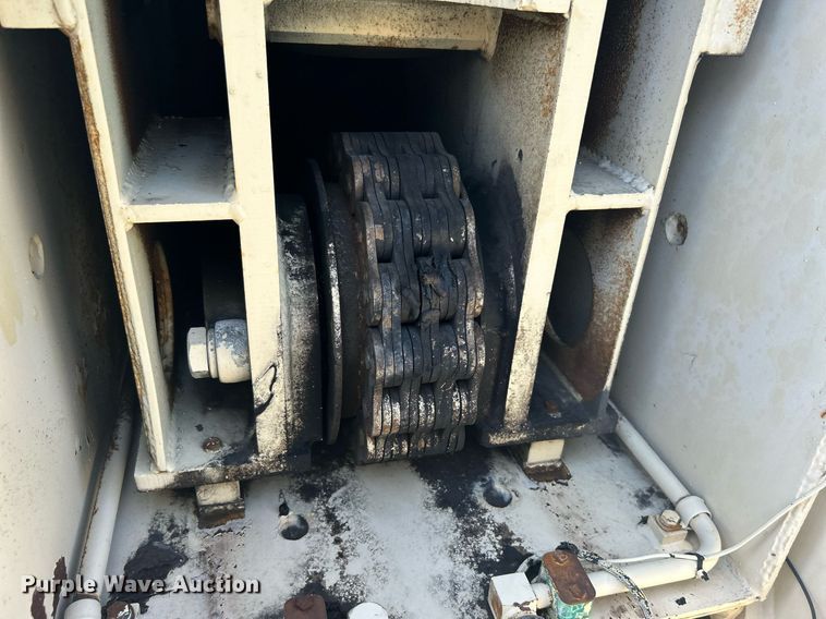 image for item KW9077 1995 Lorain LRT445  crane