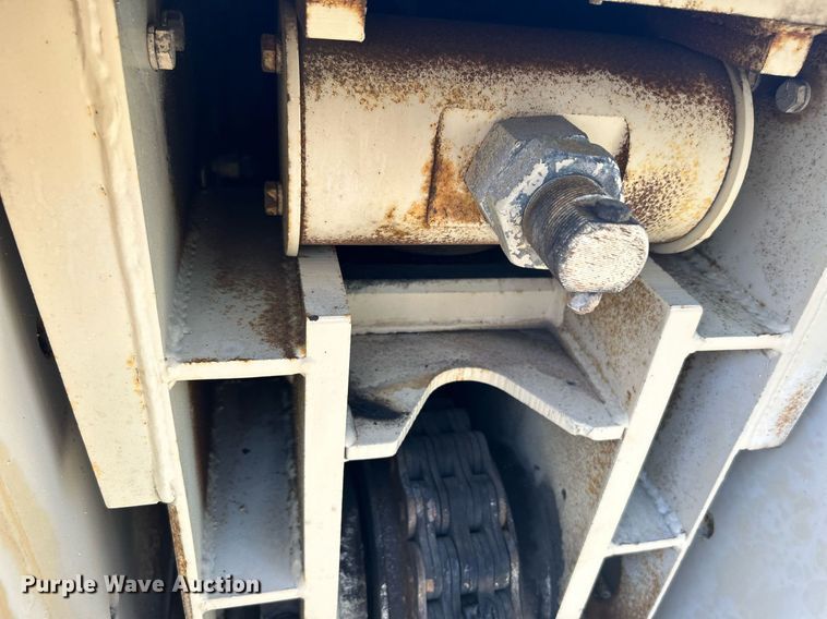 image for item KW9077 1995 Lorain LRT445  crane